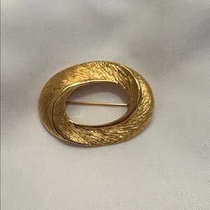 Elegant Napier Oval Gold-Tone Brooch